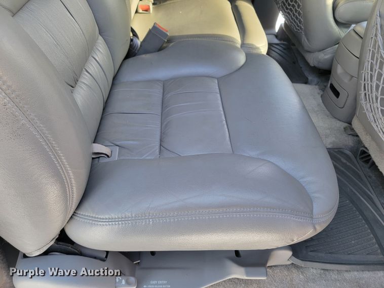 image for item ME9676 1997 Chevrolet Suburban K1500 LT  SUV