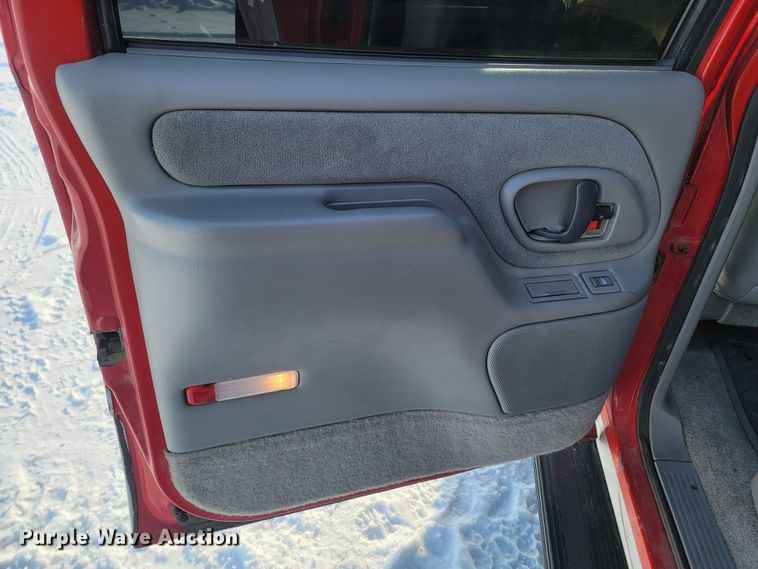 image for item ME9676 1997 Chevrolet Suburban K1500 LT  SUV