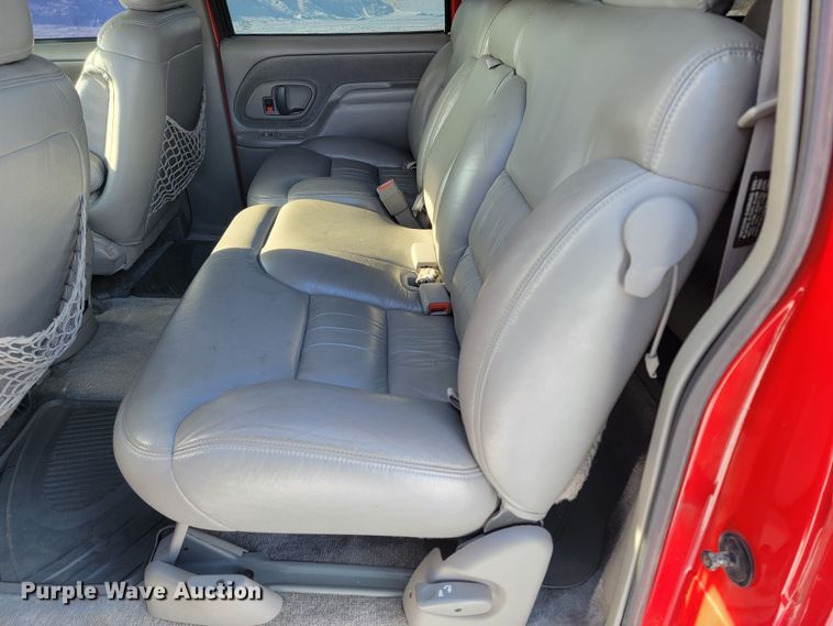 image for item ME9676 1997 Chevrolet Suburban K1500 LT  SUV