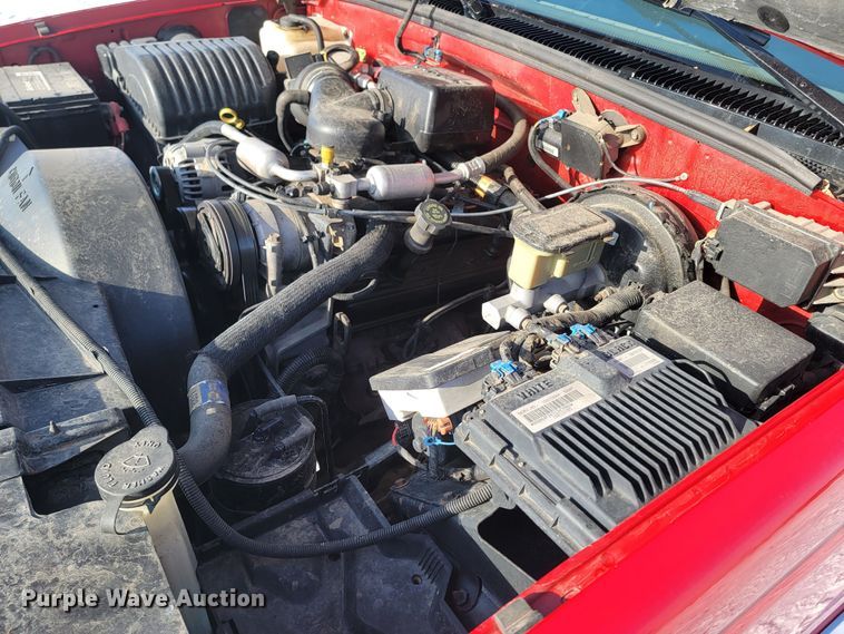 image for item ME9676 1997 Chevrolet Suburban K1500 LT  SUV