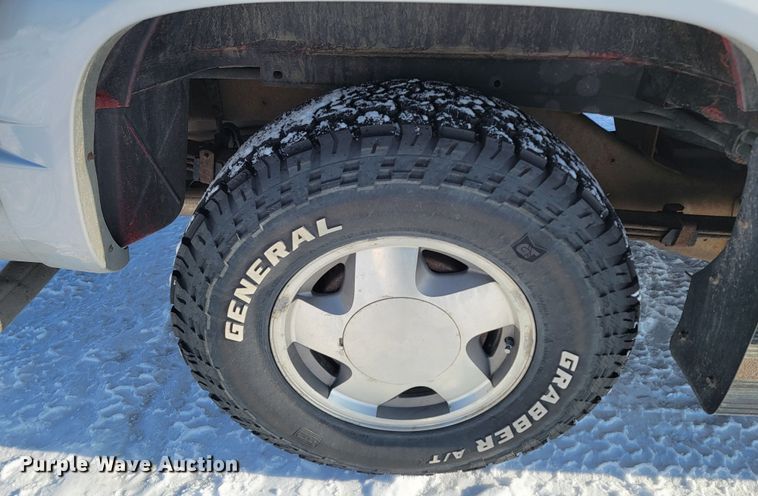 image for item ME9676 1997 Chevrolet Suburban K1500 LT  SUV