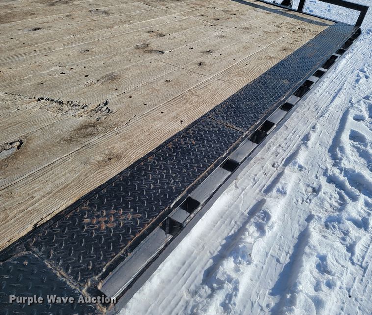 image for item ME9677 2012 PJ B8242  equipment trailer