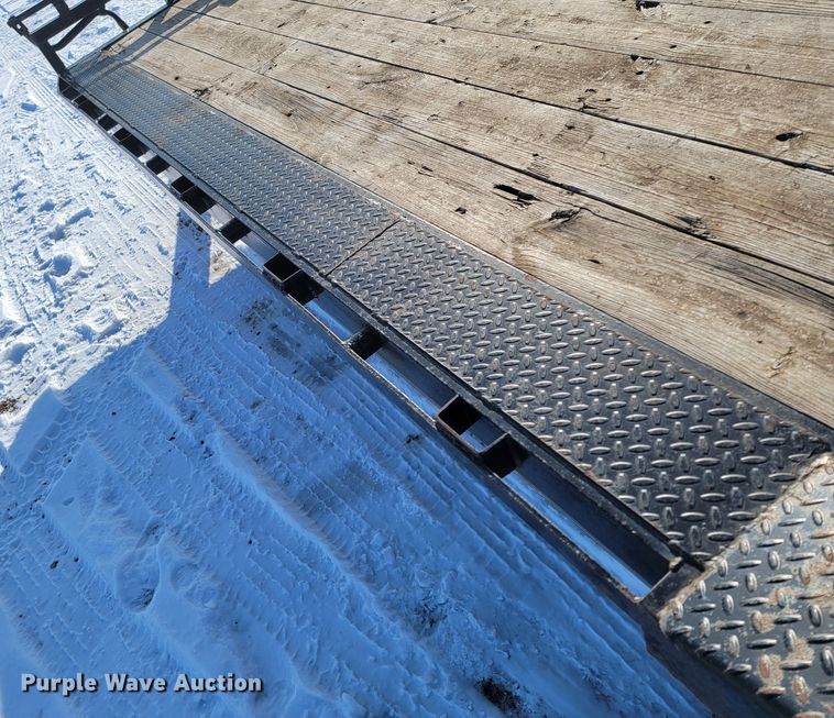 image for item ME9677 2012 PJ B8242  equipment trailer