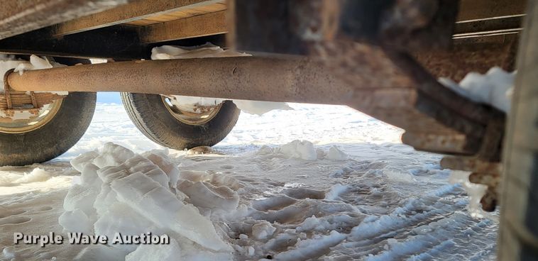 image for item ME9677 2012 PJ B8242  equipment trailer