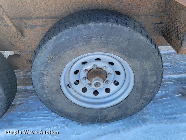 image for item ME9677 2012 PJ B8242  equipment trailer