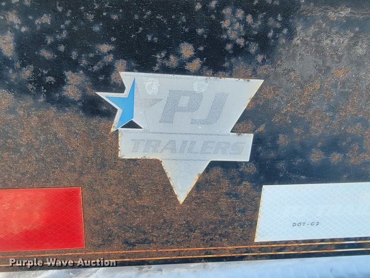 image for item ME9677 2012 PJ B8242  equipment trailer