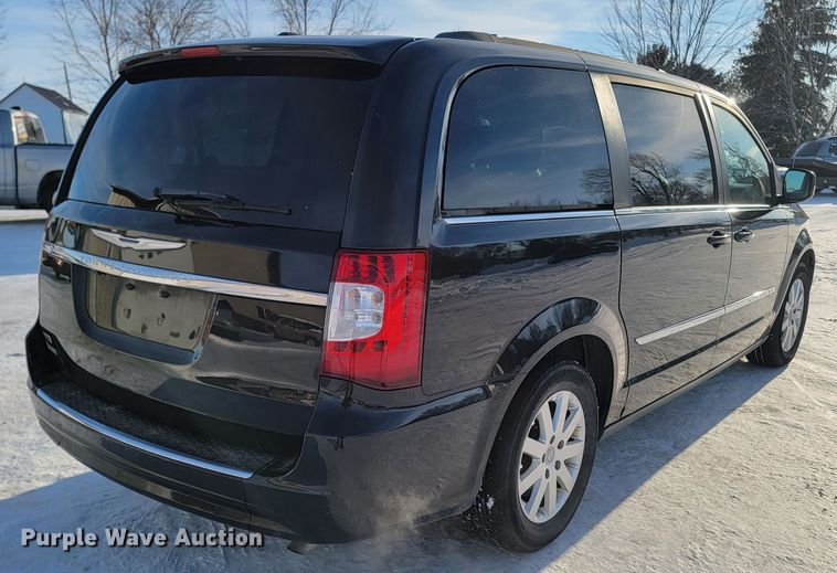 image for item ME9682 2016 Chrysler Town & Country  van