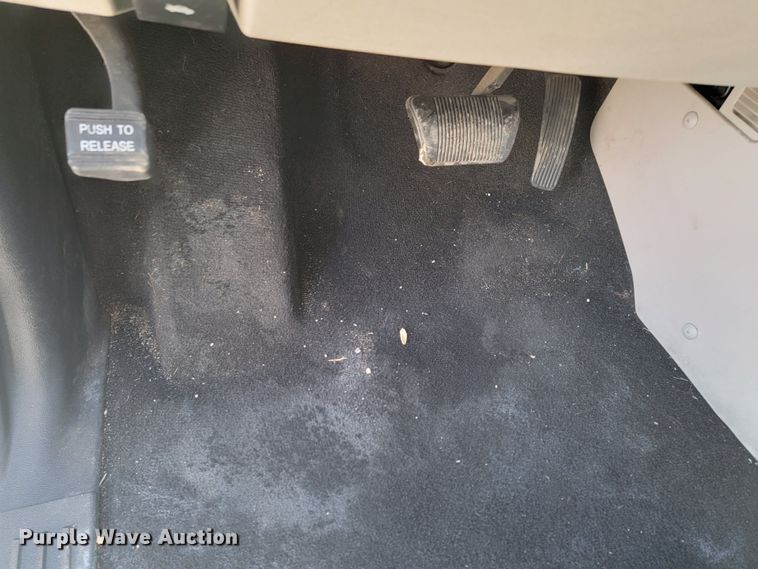 image for item ME9682 2016 Chrysler Town & Country  van