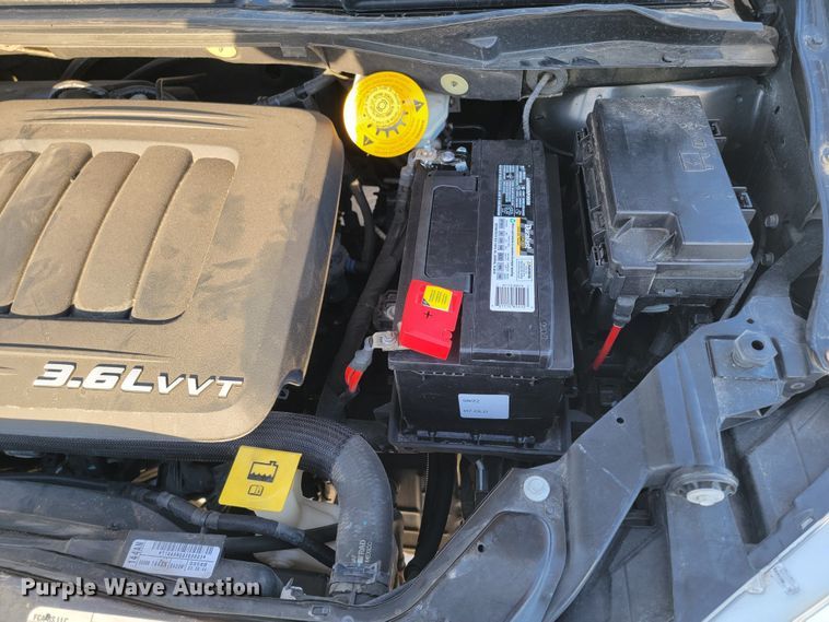 image for item ME9682 2016 Chrysler Town & Country  van