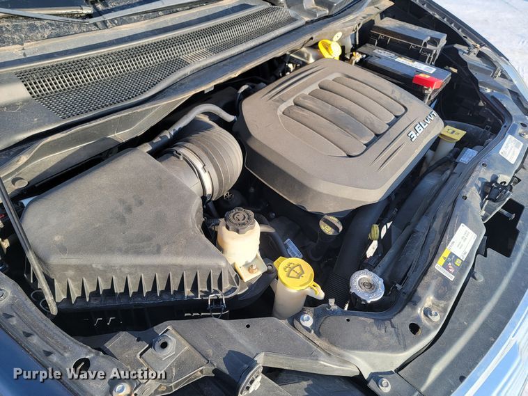 image for item ME9682 2016 Chrysler Town & Country  van