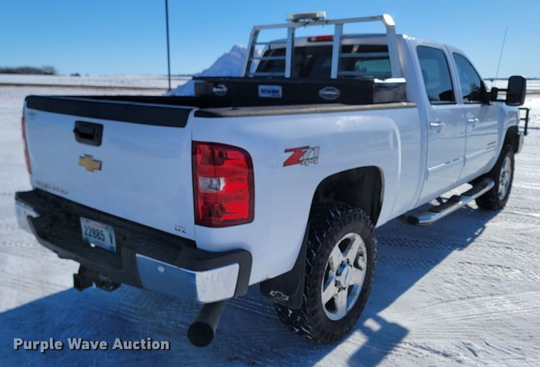 image for item ME9687 2014 Chevrolet 2500HD LTZ  Crew Cab pickup truck