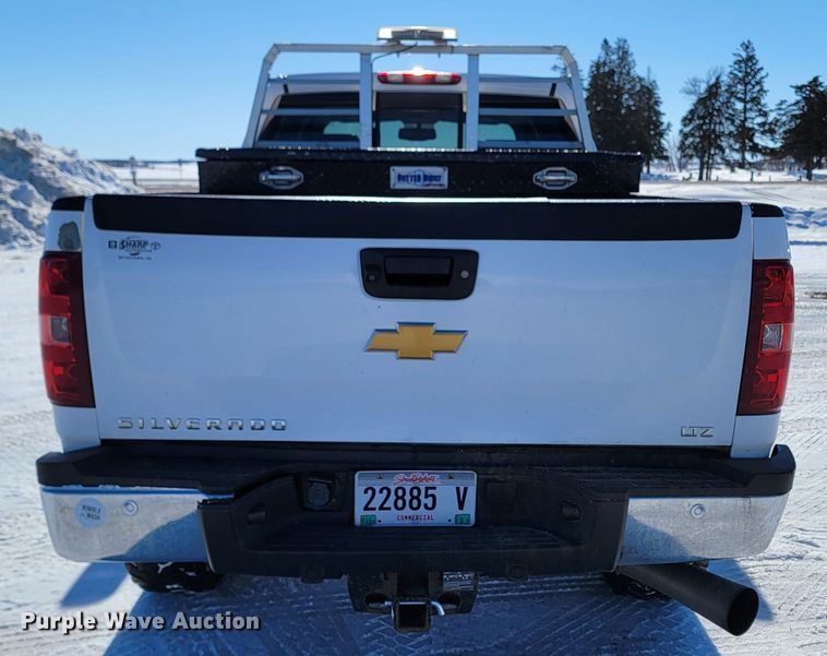 image for item ME9687 2014 Chevrolet 2500HD LTZ  Crew Cab pickup truck