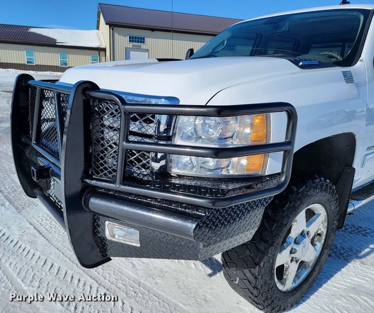 image for item ME9687 2014 Chevrolet 2500HD LTZ  Crew Cab pickup truck