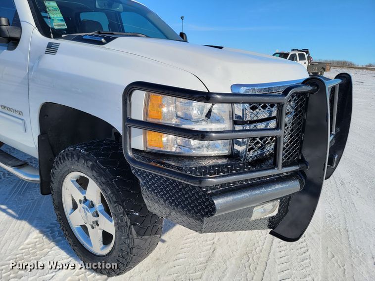 image for item ME9687 2014 Chevrolet 2500HD LTZ  Crew Cab pickup truck