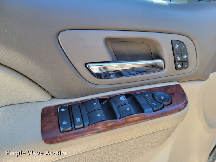 image for item ME9687 2014 Chevrolet 2500HD LTZ  Crew Cab pickup truck