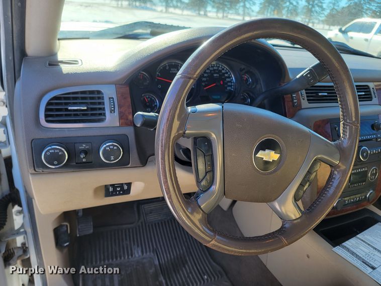 image for item ME9687 2014 Chevrolet 2500HD LTZ  Crew Cab pickup truck