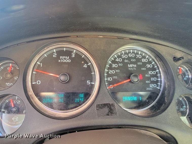 image for item ME9687 2014 Chevrolet 2500HD LTZ  Crew Cab pickup truck