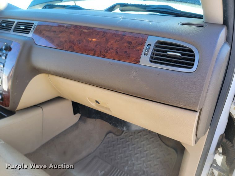 image for item ME9687 2014 Chevrolet 2500HD LTZ  Crew Cab pickup truck