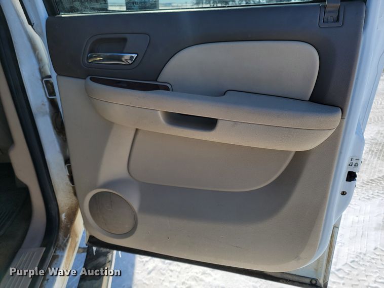 image for item ME9687 2014 Chevrolet 2500HD LTZ  Crew Cab pickup truck