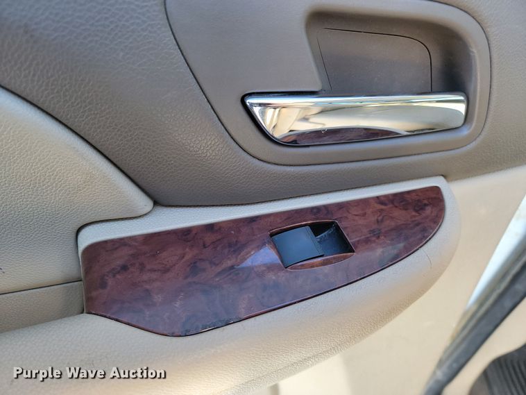 image for item ME9687 2014 Chevrolet 2500HD LTZ  Crew Cab pickup truck