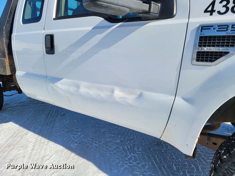 image for item ME9688 2009 Ford F350 Super Duty XL  SuperCab pickup truck