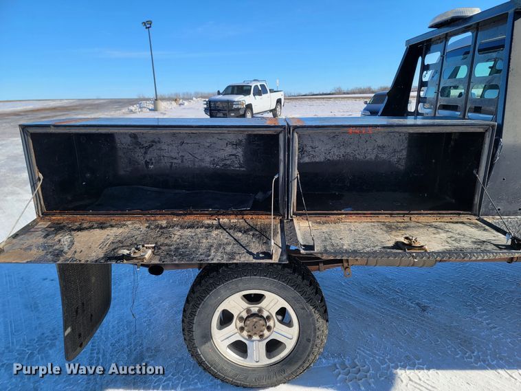 image for item ME9688 2009 Ford F350 Super Duty XL  SuperCab pickup truck