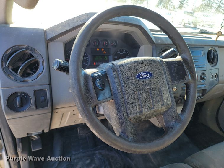 image for item ME9688 2009 Ford F350 Super Duty XL  SuperCab pickup truck