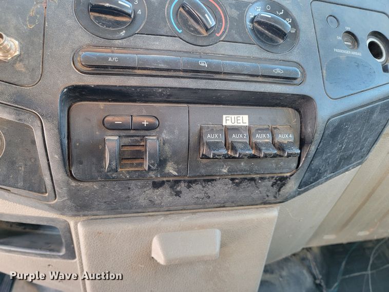 image for item ME9688 2009 Ford F350 Super Duty XL  SuperCab pickup truck