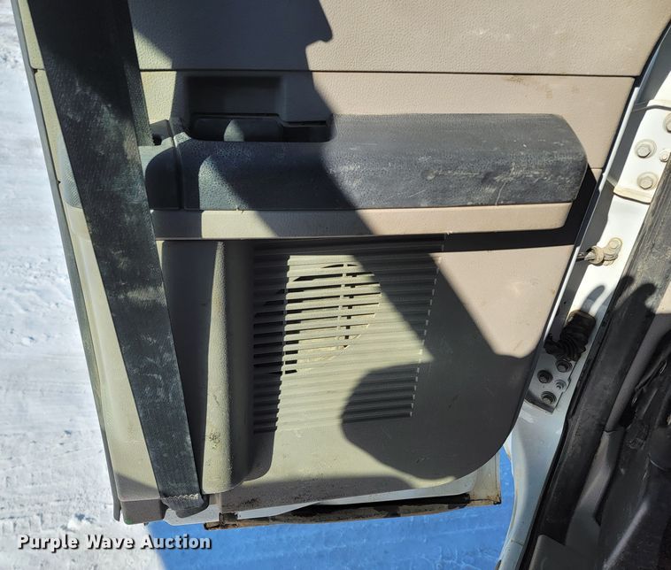 image for item ME9688 2009 Ford F350 Super Duty XL  SuperCab pickup truck