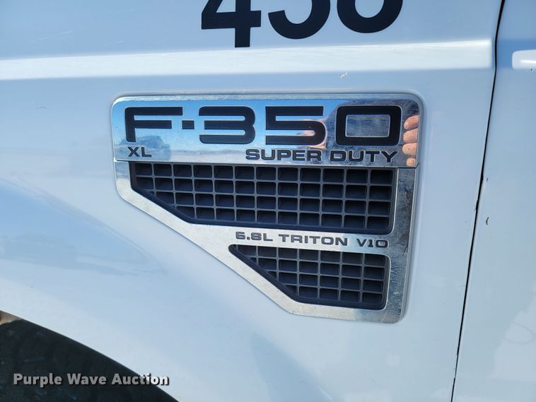 image for item ME9688 2009 Ford F350 Super Duty XL  SuperCab pickup truck