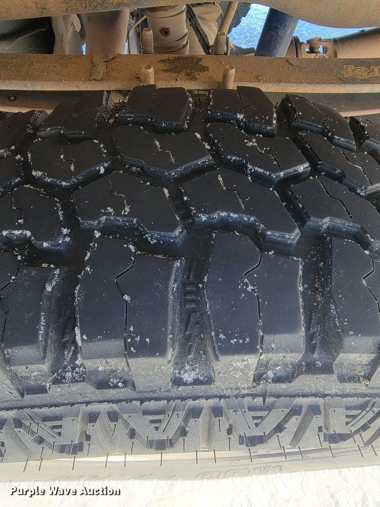 image for item ME9688 2009 Ford F350 Super Duty XL  SuperCab pickup truck