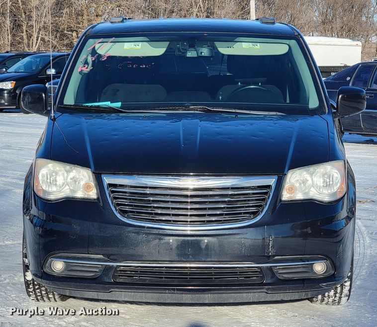 image for item ME9689 2011 Chrysler Town & Country  van