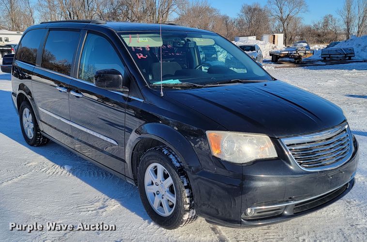 image for item ME9689 2011 Chrysler Town & Country  van