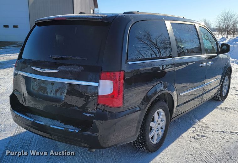 image for item ME9689 2011 Chrysler Town & Country  van