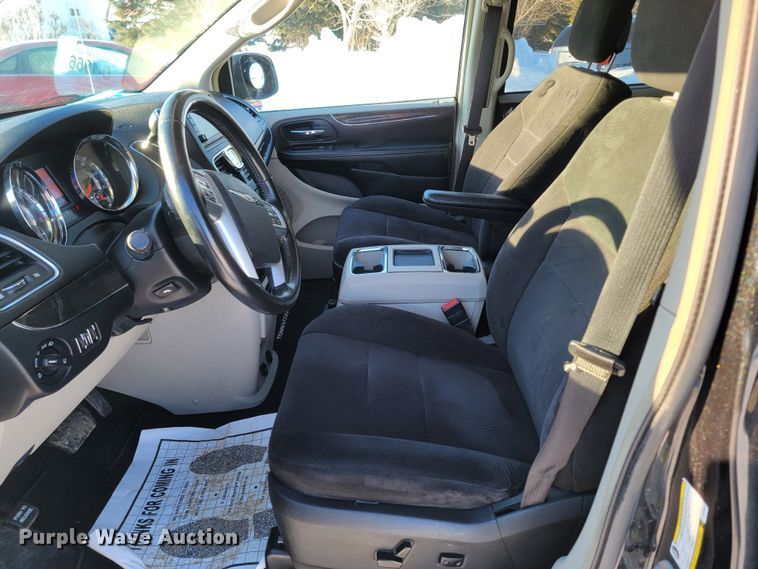 image for item ME9689 2011 Chrysler Town & Country  van