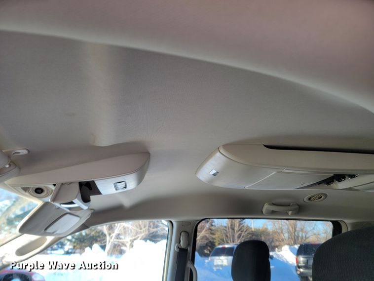 image for item ME9689 2011 Chrysler Town & Country  van