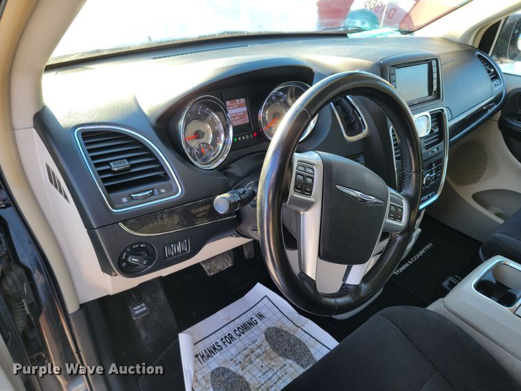 image for item ME9689 2011 Chrysler Town & Country  van