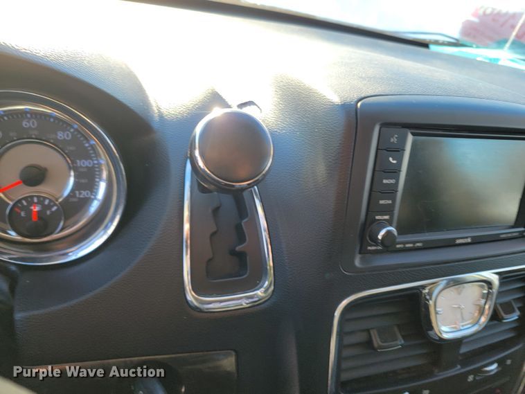 image for item ME9689 2011 Chrysler Town & Country  van