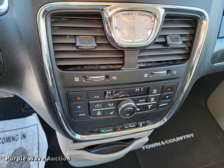 image for item ME9689 2011 Chrysler Town & Country  van