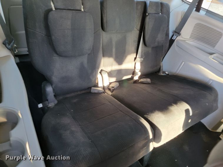 image for item ME9689 2011 Chrysler Town & Country  van