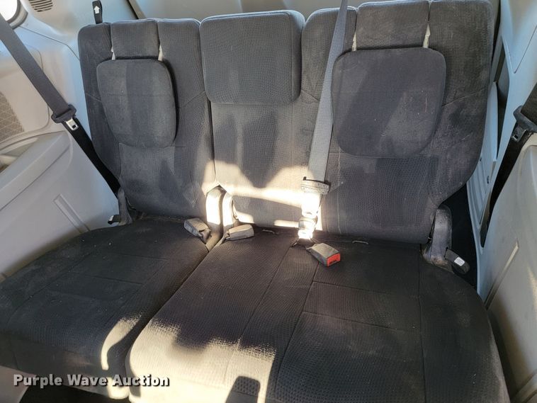 image for item ME9689 2011 Chrysler Town & Country  van