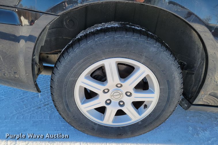 image for item ME9689 2011 Chrysler Town & Country  van