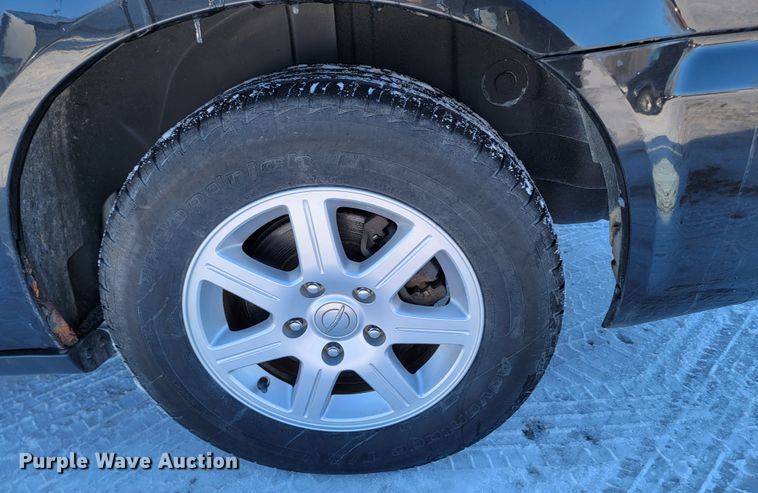 image for item ME9689 2011 Chrysler Town & Country  van