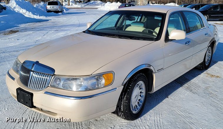 image for item ME9692 1998 Lincoln Town Car