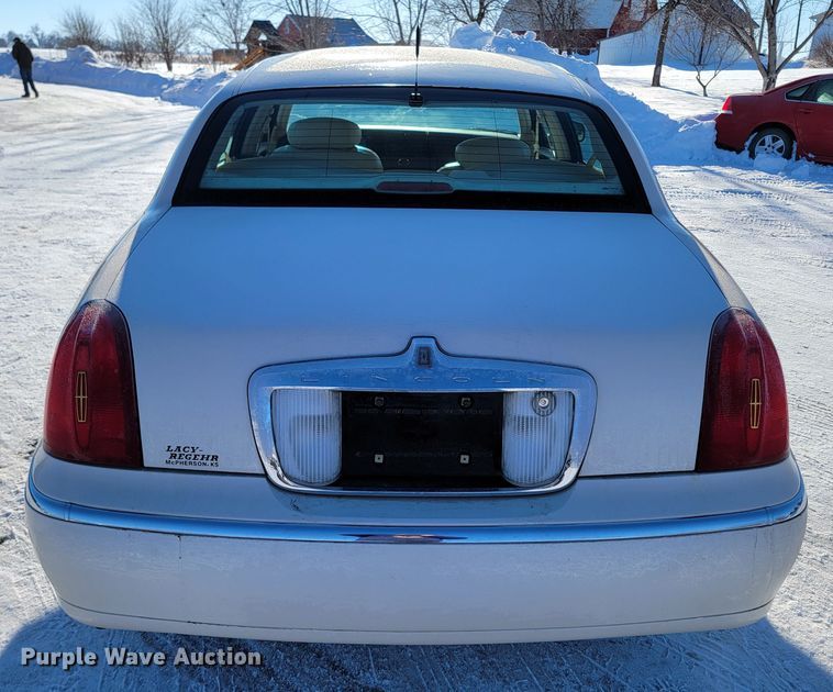 image for item ME9692 1998 Lincoln Town Car