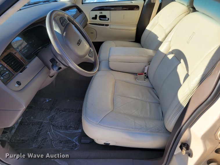 image for item ME9692 1998 Lincoln Town Car