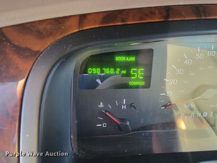 image for item ME9692 1998 Lincoln Town Car