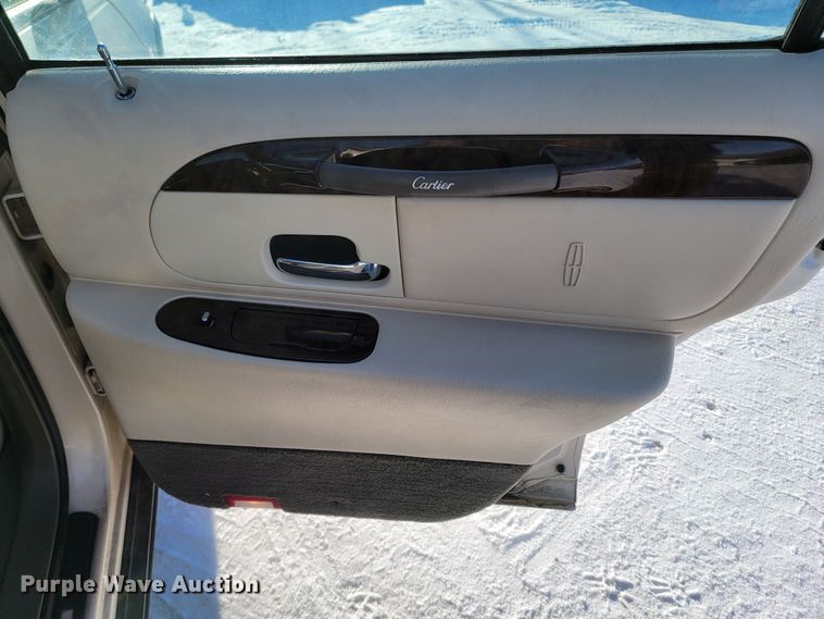 image for item ME9692 1998 Lincoln Town Car