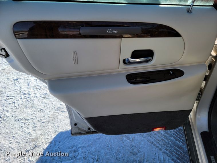 image for item ME9692 1998 Lincoln Town Car