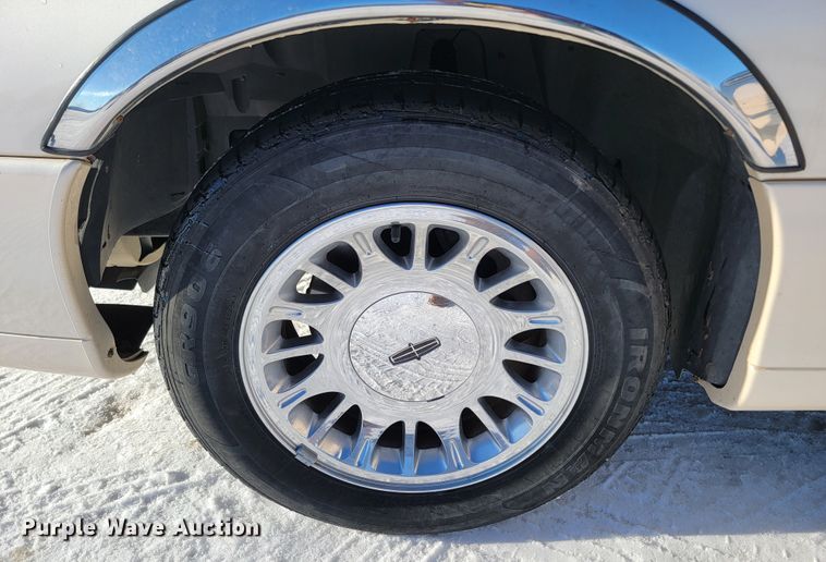 image for item ME9692 1998 Lincoln Town Car